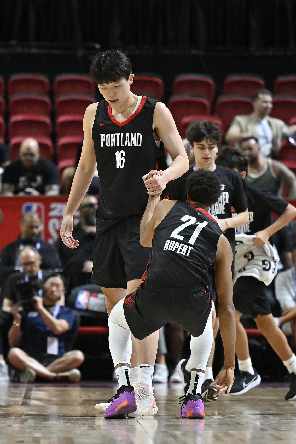 半岛体育-羡慕？老鹰记者甩梗：他不是我的维达斯&amp;也不是你的 他是杨瀚森