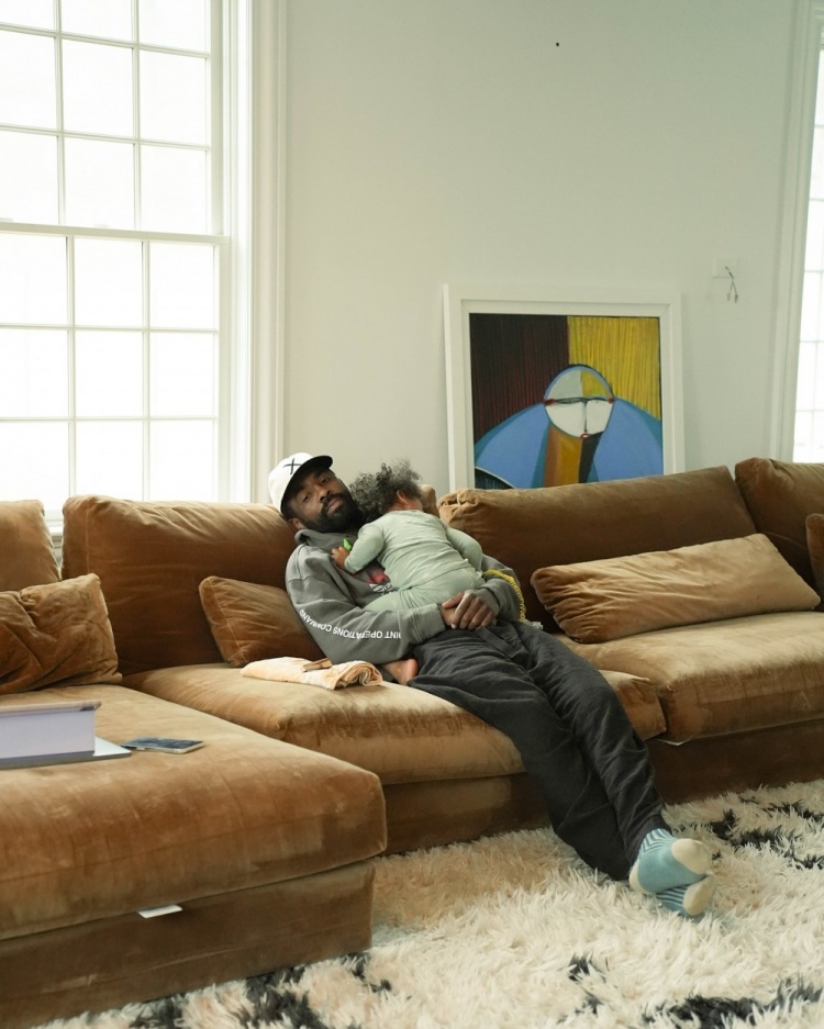 康复&amp;放松两不误！欧文晒出游照 私人飞机游艇全都有