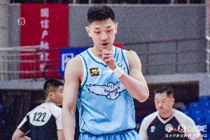 媒体人：王睿泽离队参加广东全运队体测 杨金蒙已开始向教练转型