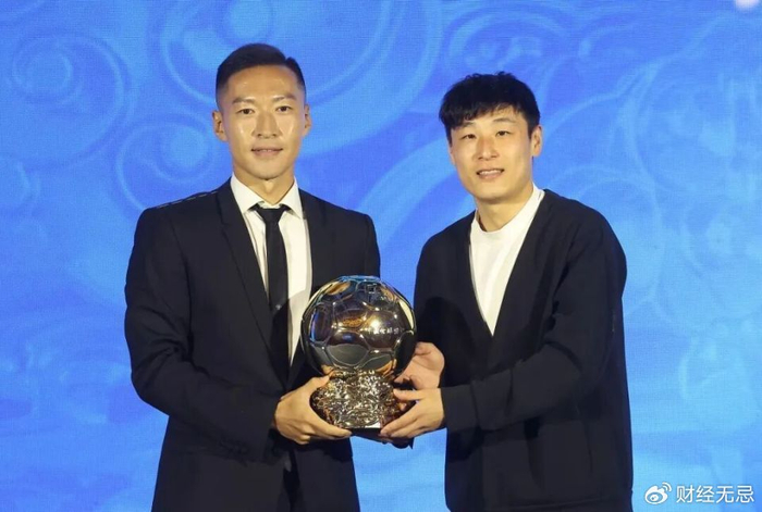 足球，正在帮南京讲一个新故事|上海|苏超|杭州|北京|中国金球奖_新浪体育_新浪新闻